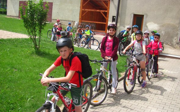Na kolech do Borové k Sokolovně